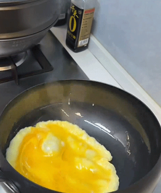 日本進口工匠純手工打造的鐵鍋,採用高純度日本鐵製成,無化學塗層,不粘鍋易清洗。今天您就有機會以低於半價的價格購買它! 日本進口工匠純手工打造的鐵鍋,採用高純度日本鐵製成,無化學塗層,不粘鍋易清洗。今天您就有機會以低於半價的價格購買它!