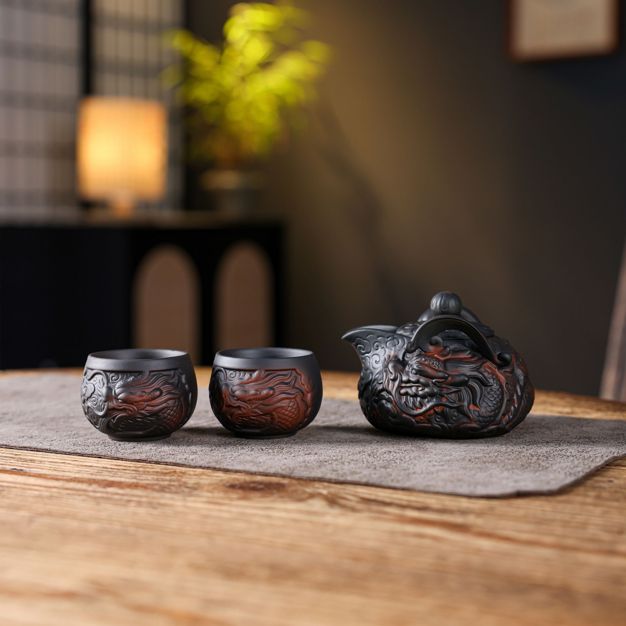 「紫陶手抓龍壺，飛龍紫陶壺」—— 匠心雕琢，龍韻茶香，一壺傳承千年工藝！​